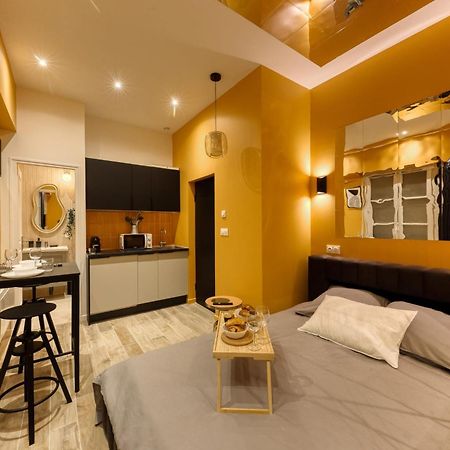 Deluxe Spa Suite Caramel Sweetness Мелюн Екстериор снимка